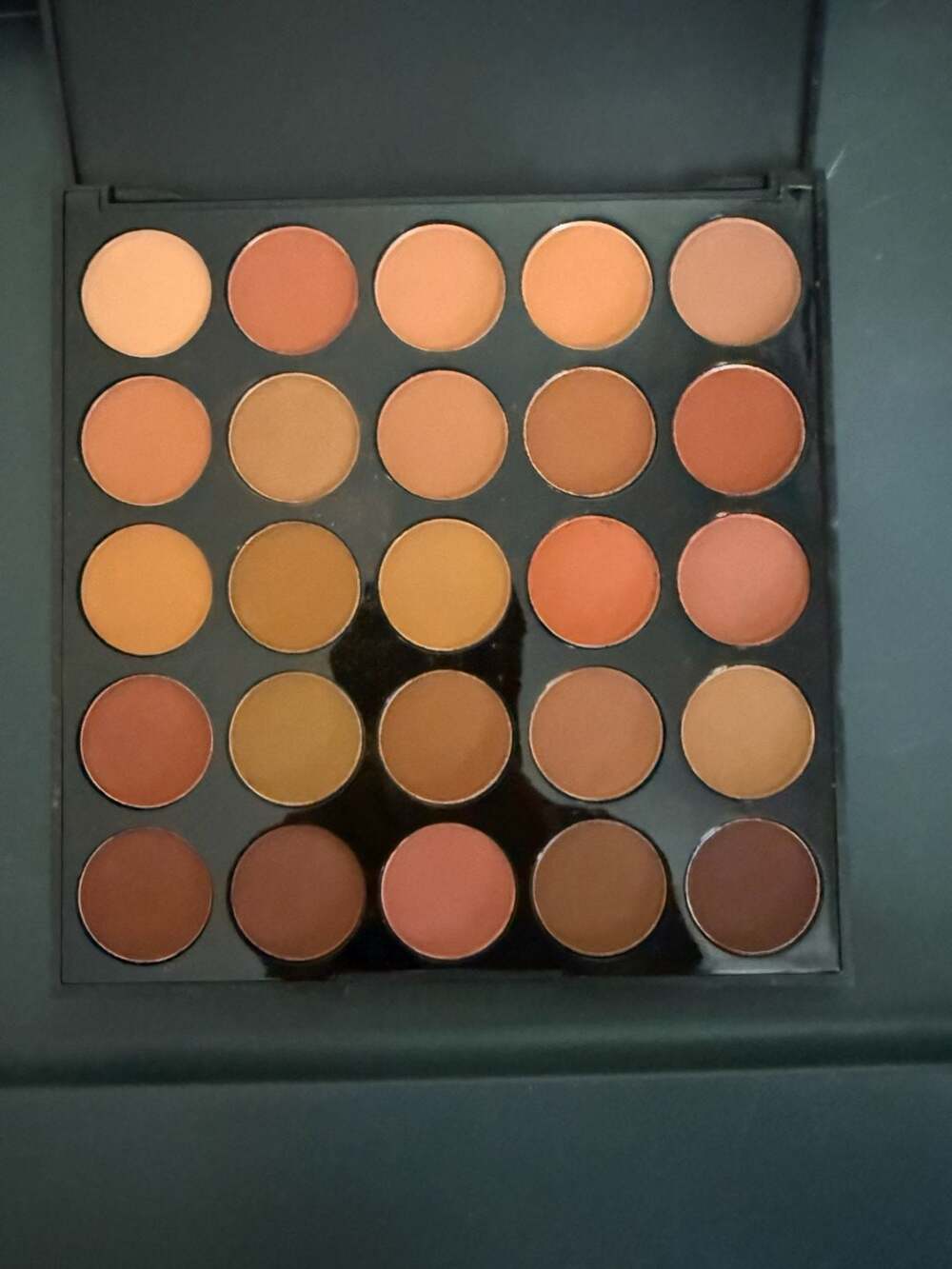 MORPHE 35M Boss Mood Palette 35 Eyeshadows never used 100% Authentic - Picture 2 of 2